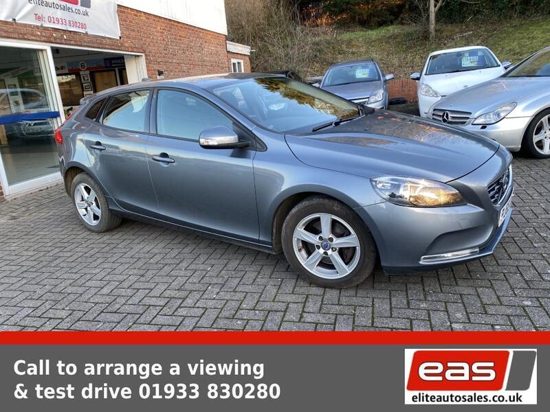 View VOLVO V40 2.0 ES D2