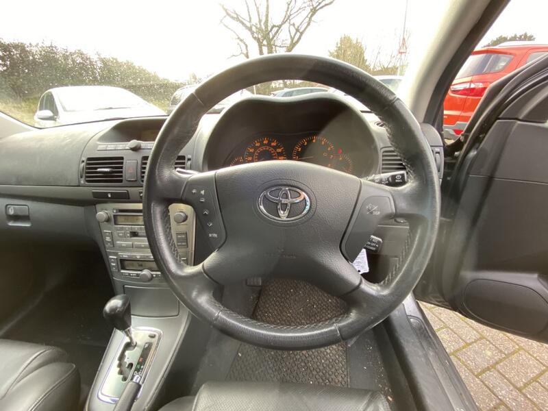 TOYOTA AVENSIS