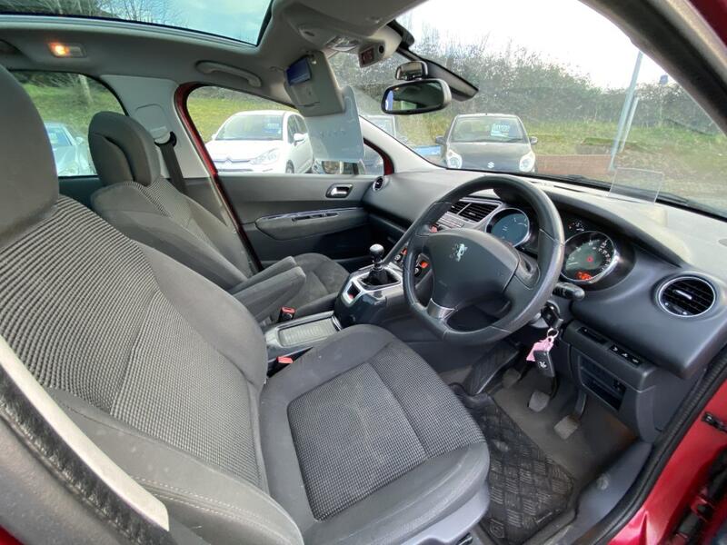 View PEUGEOT 5008 1.6 HDi Allure 