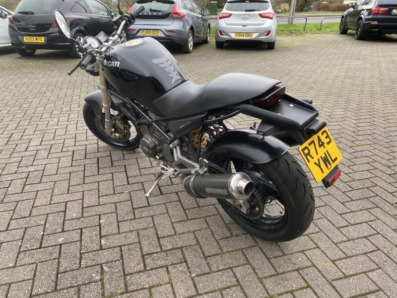 DUCATI 600