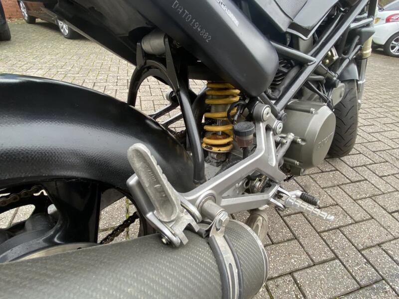 DUCATI 600