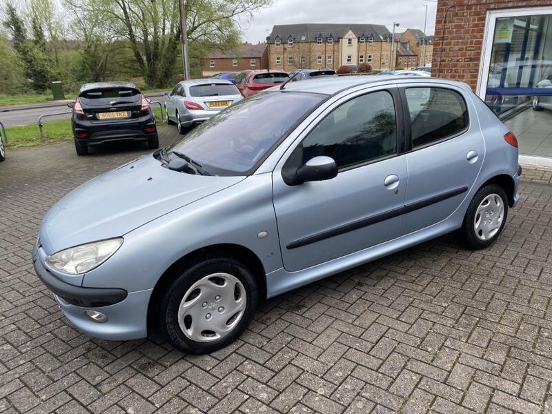 PEUGEOT 206