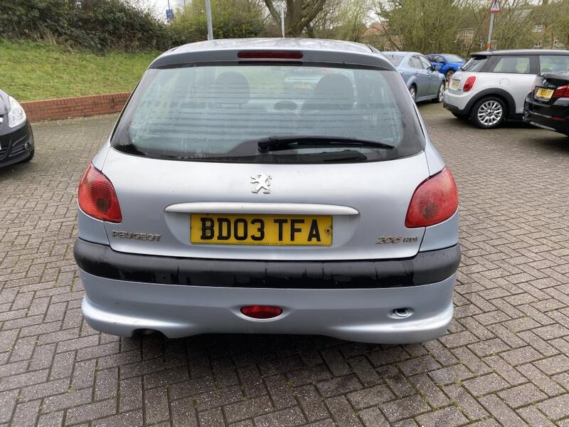 PEUGEOT 206