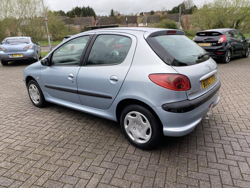 PEUGEOT 206