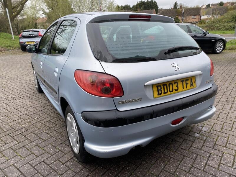 PEUGEOT 206