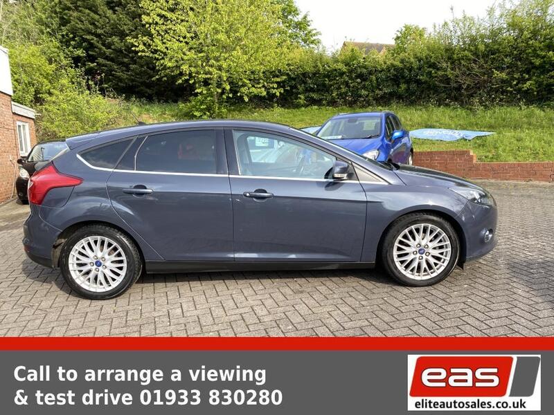 View FORD FOCUS 1.0 T EcoBoost Zetec