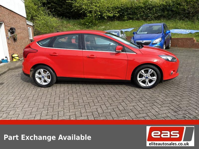 View FORD FOCUS 1.0 T EcoBoost Zetec