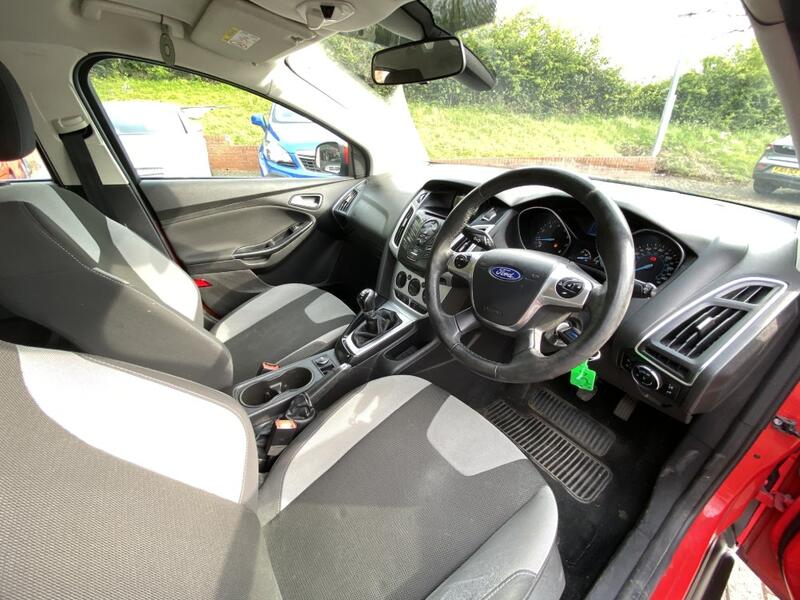 View FORD FOCUS 1.0 T EcoBoost Zetec