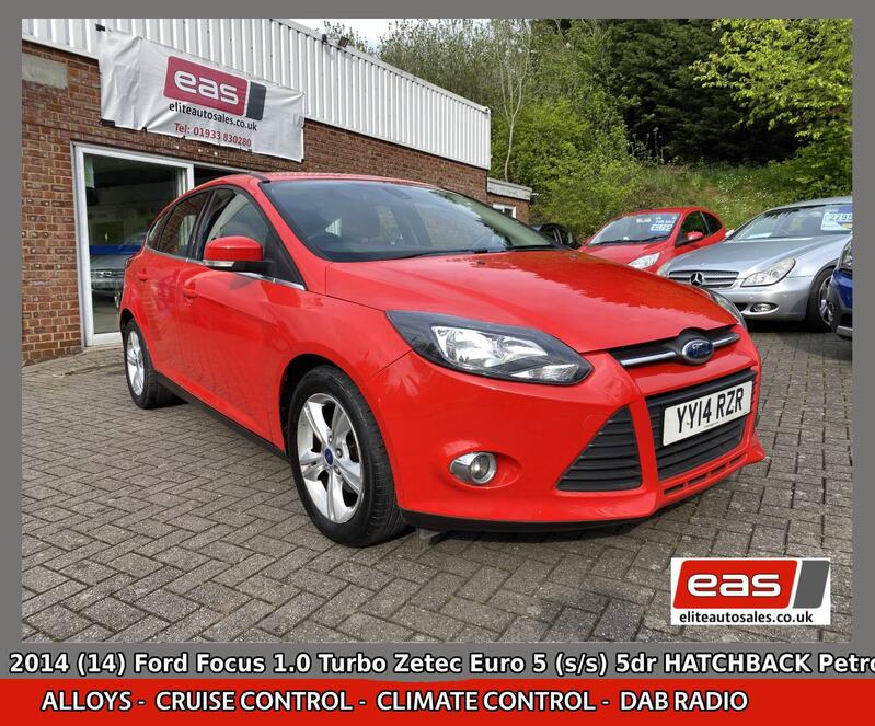 View FORD FOCUS 1.0 T EcoBoost Zetec