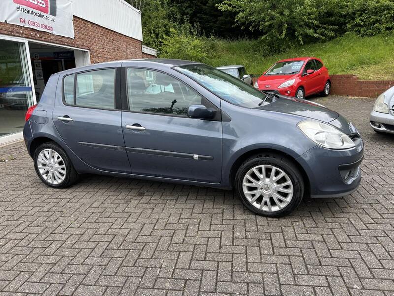 View RENAULT CLIO 1.2 TCe 16v Dynamique ONLY 37,600 MILES