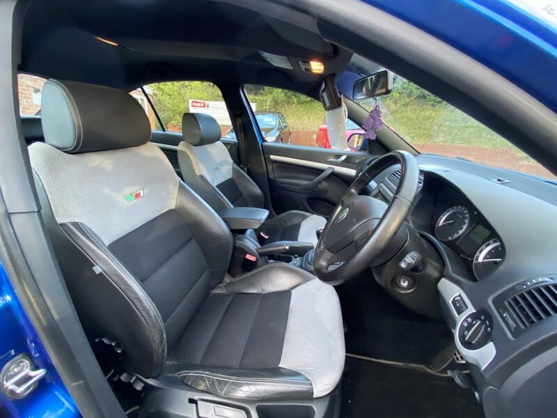 View SKODA OCTAVIA 2.0 TFSI vRS