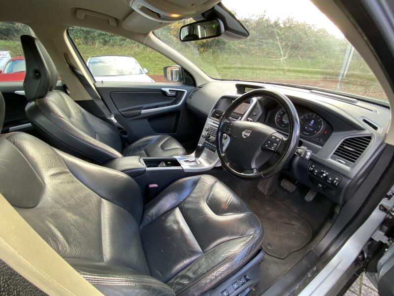 View VOLVO XC60 2.4D [175] SE Lux 5dr Geartronic ESTATE Diesel Automatic