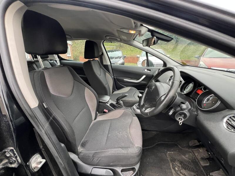 View PEUGEOT 308 1.6 HDi Sport