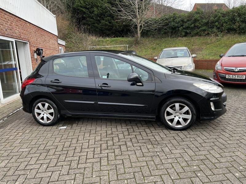 View PEUGEOT 308 1.6 HDi Sport