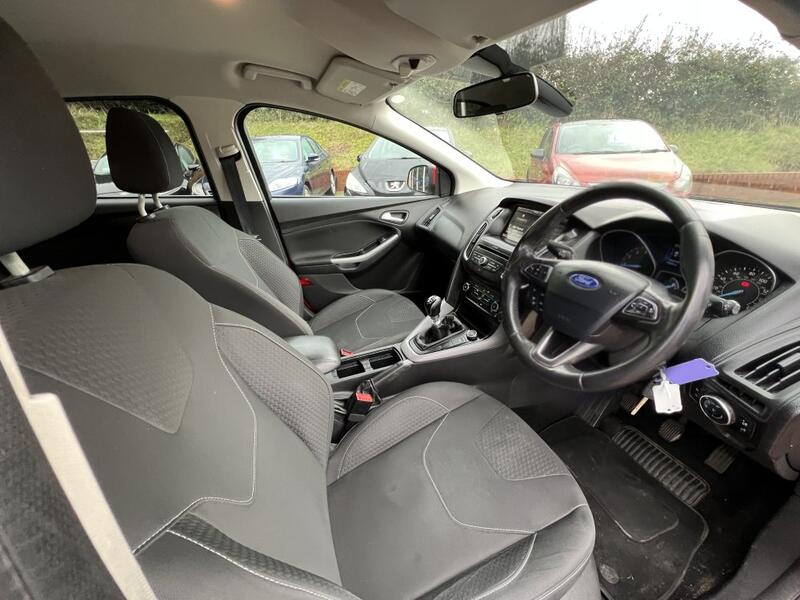 View FORD FOCUS 1.5 TDCi Zetec Euro 6 (s/s) 5dr Hatchback Diesel Manual