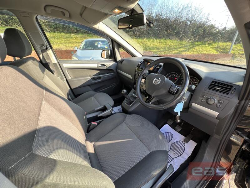 View VAUXHALL ZAFIRA 1.8 16V Petrol Design Nav