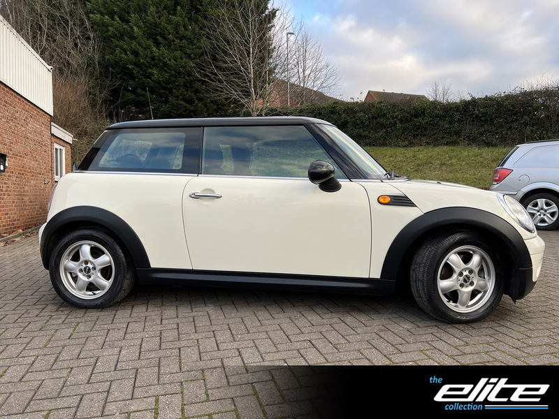 View MINI HATCH COOPER 1.6 PETROL LOW MILES AIR-CON ALLOYS SERVICE HISTORY GREAT SPORTY LITTLE MINI