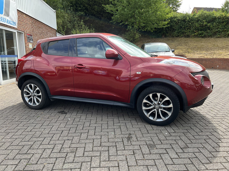 View NISSAN JUKE TEKNA A 1.6 PETROL 117BHP SAT NAV LEATHER REVERSE CAMERA ETC