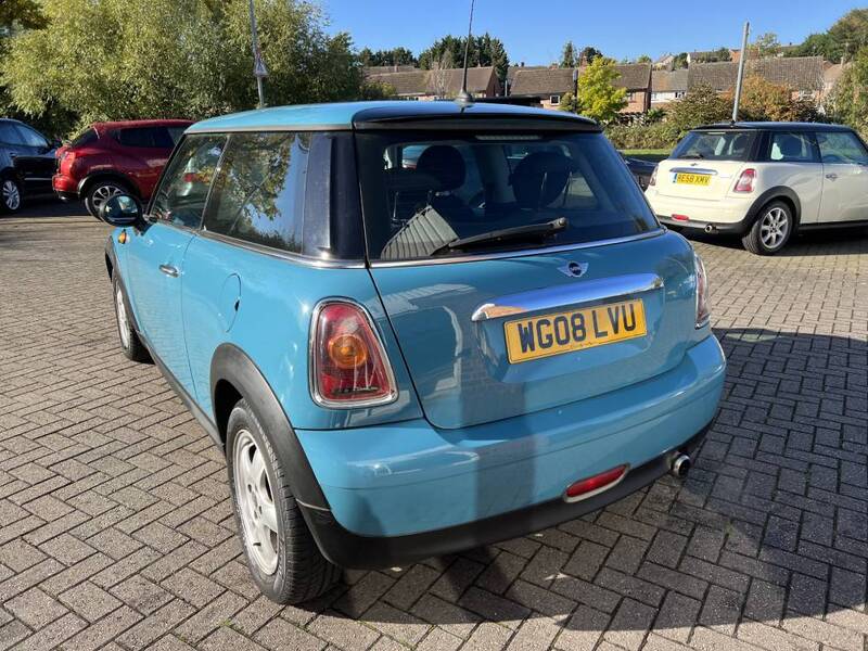 MINI HATCH