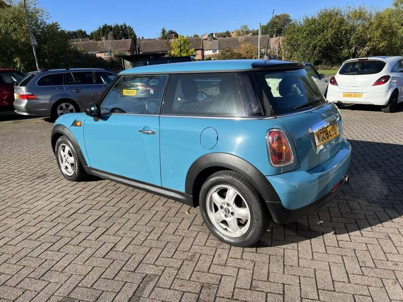 MINI HATCH