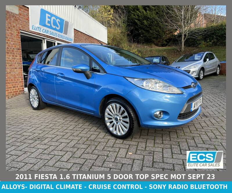 View FORD FIESTA 1.6 PETROL 5 DOOR TITANIUM TOP SPEC GREAT CAR