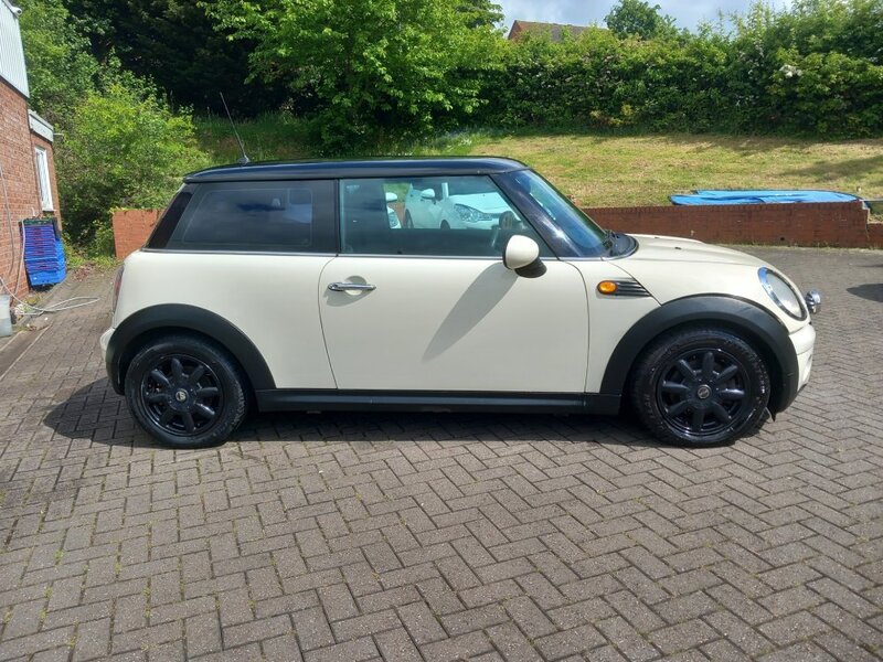 View MINI HATCH COOPER 1.6 DIESEL 118BHP 108,000 MILES WITH HISTORY