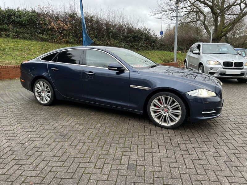 View JAGUAR XJ 3.0 V6 DIESEL PORTFOLIO