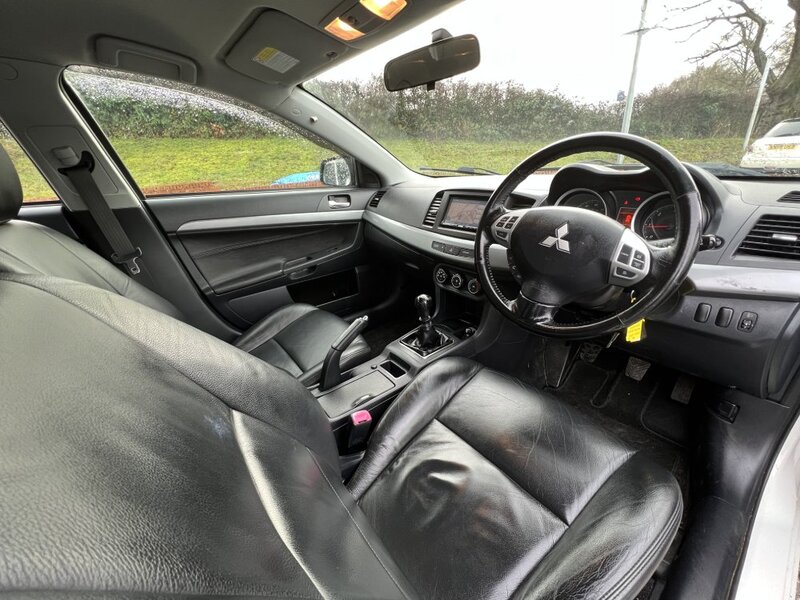 View MITSUBISHI LANCER DI-D JURO SPORTBCK DIESEL NAV LEATHER