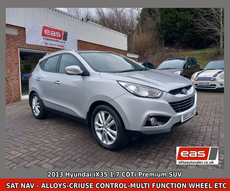 View HYUNDAI IX35 1.7CRDI PREMIUM SUV 5DR 6 SPEED MANUAL SAT NAV