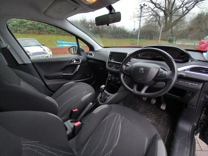 View PEUGEOT 208 1.2 VTi ACTIVE 5dr