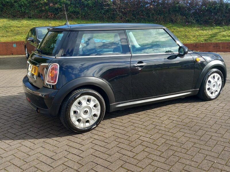 MINI HATCH ONE