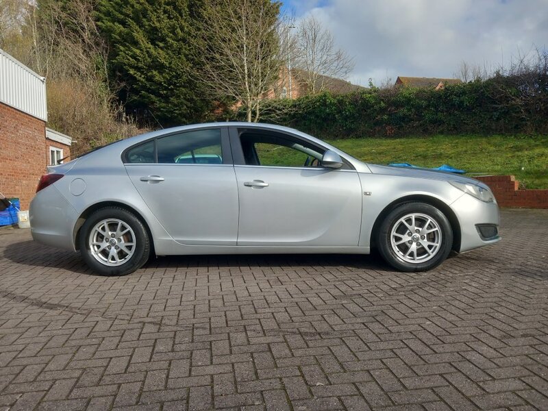 VAUXHALL INSIGNIA