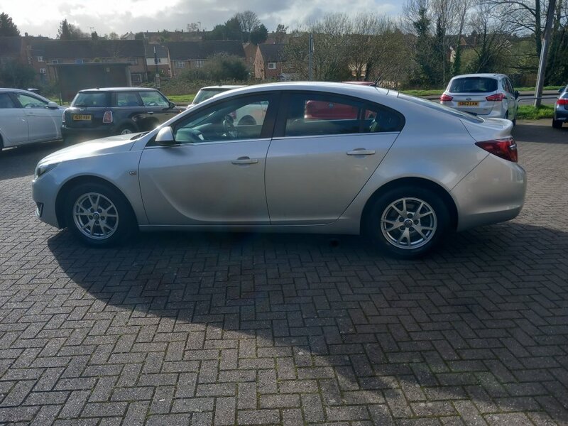 VAUXHALL INSIGNIA