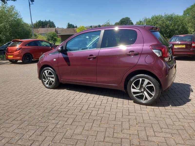 PEUGEOT 108