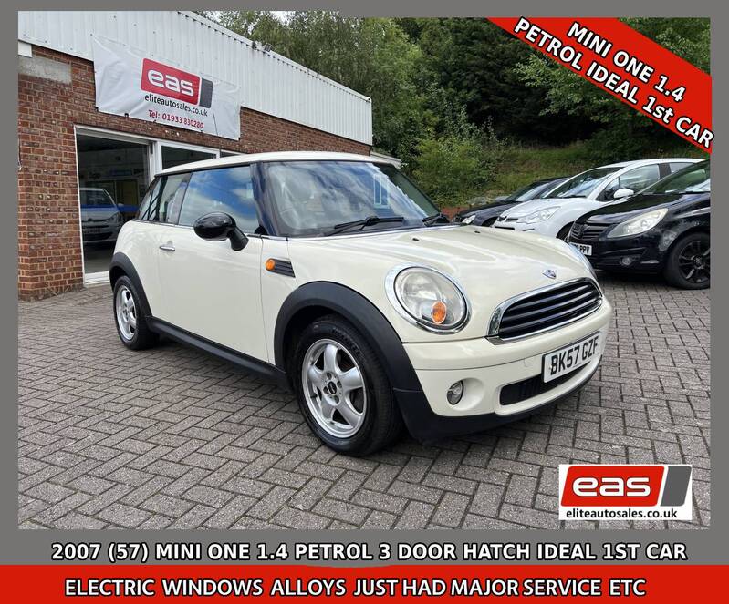 View MINI HATCH ONE 1.4 PETROL IDEAL FIRST CAR CHEAP TO RUN AND INSURE