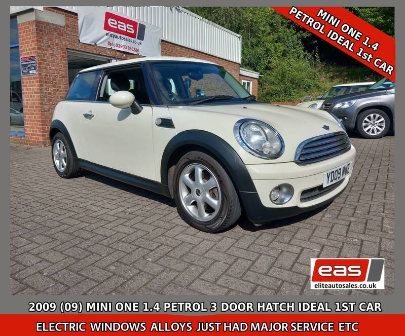 View MINI HATCH ONE 1.4 PETROL IDEAL FIRST CAR CHEAP TO RUN AND INSURE